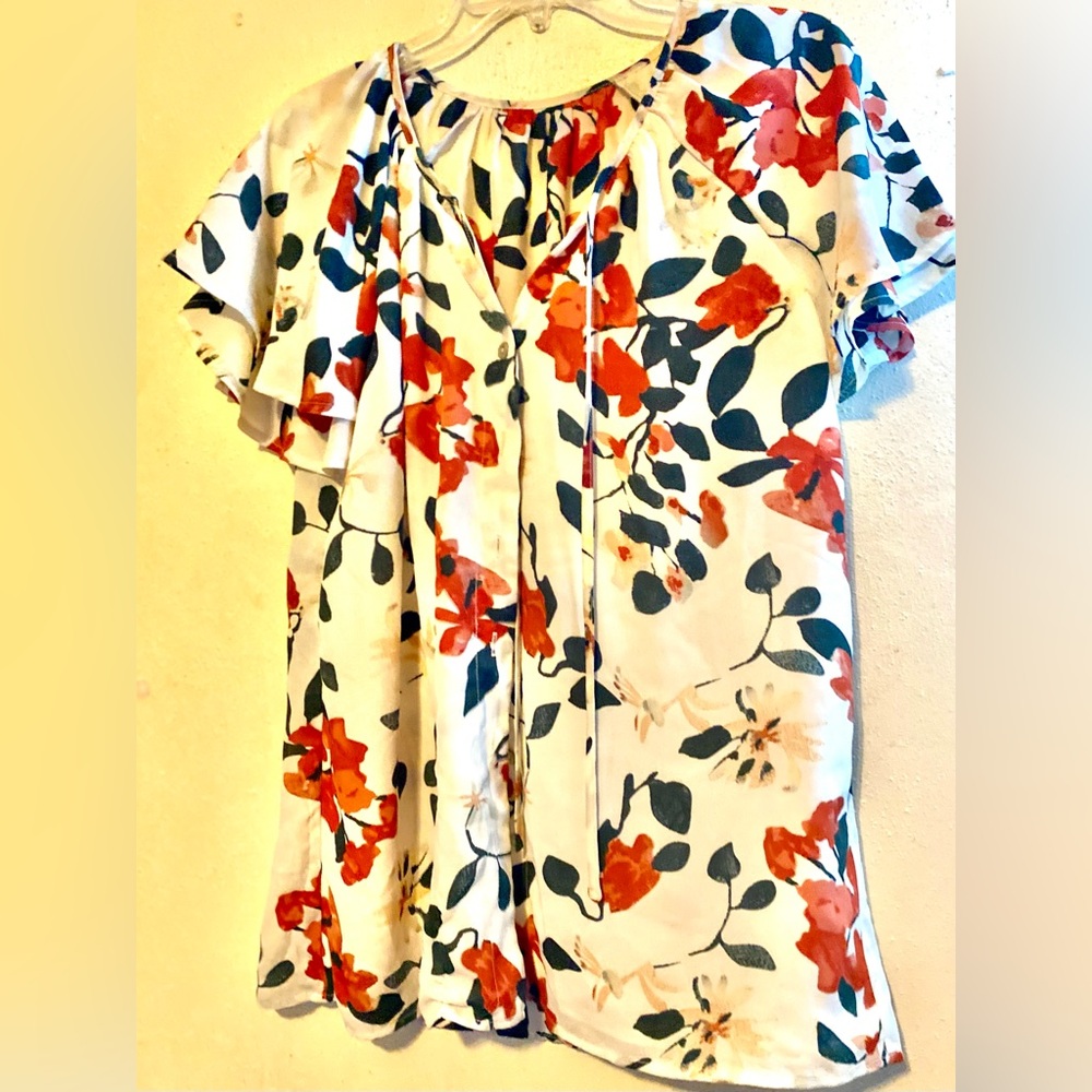 Wrap Red and Black Floral Top with Ties, Can be worn open or buttoned, S…